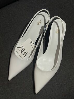 Zara White Pointed patent Leather small heel slingback shoes